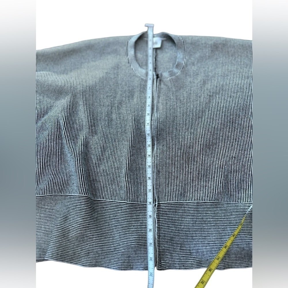 Cabi S white and black striped zip up oversized top - Picture 9 of 9